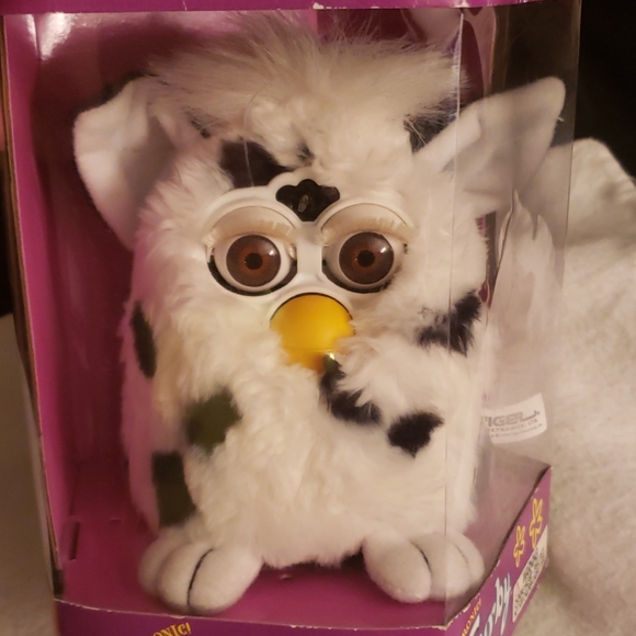 Original 1st Generation Furby 1998 with Box - Picture 2 of 8